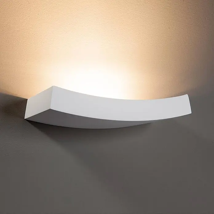 Lindby Wandleuchte Leander - weiß / opal, G9 - Weiße, geschwungene Wandleuchte strahlt warmes Licht nach oben an die Wand.
