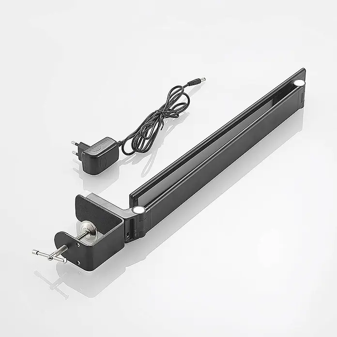 Prios Tischleuchte Tamarin - schwarz - Schwarze faltbare Schreibtischlampe mit Klemmenbefestigung und Netzteil.