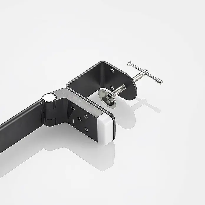 Prios Tischleuchte Tamarin - schwarz - Schwarze Tischklemme mit Gelenkarm und integrierten Touch-Bedienelementen, mit silberner T-Griff-Schraubzwinge zur sicheren Befestigung.