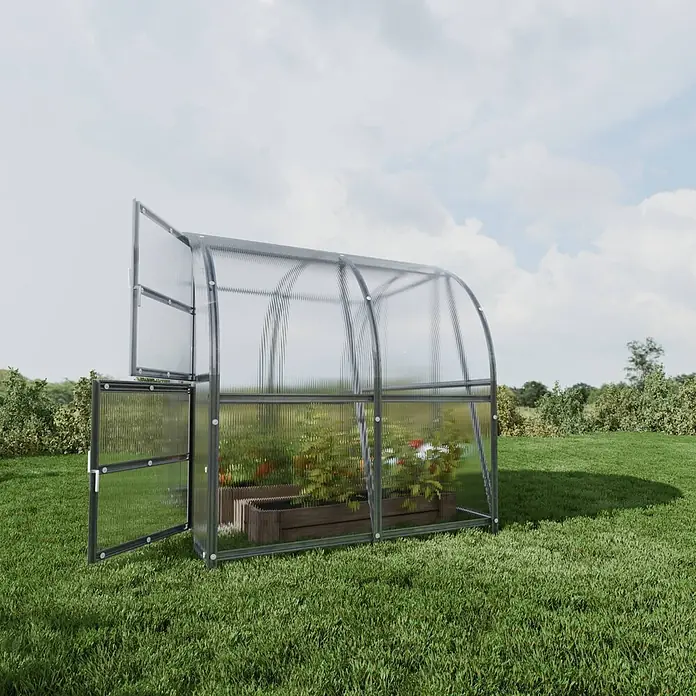 Klasika Greenhouses Gewächshaus Baltic Lt Klasika - Außenmaß inkl. Dachüberstand (B x T): 300 x 200 cm, Material Seitenwand: Kunststoff, 4 mm, Silbergrau - Kleines transparentes Gewächshaus mit offener Tür, Pflanzen innen.