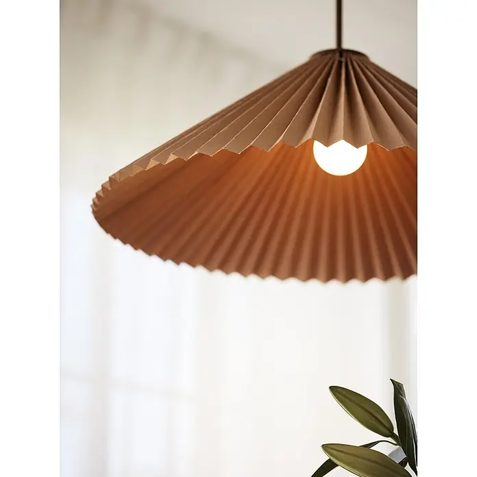 PR Home Pendelleuchte Dora - 25 W, E27 - Hängelampe mit braunem, gefaltetem Papierschirm, warm leuchtend.