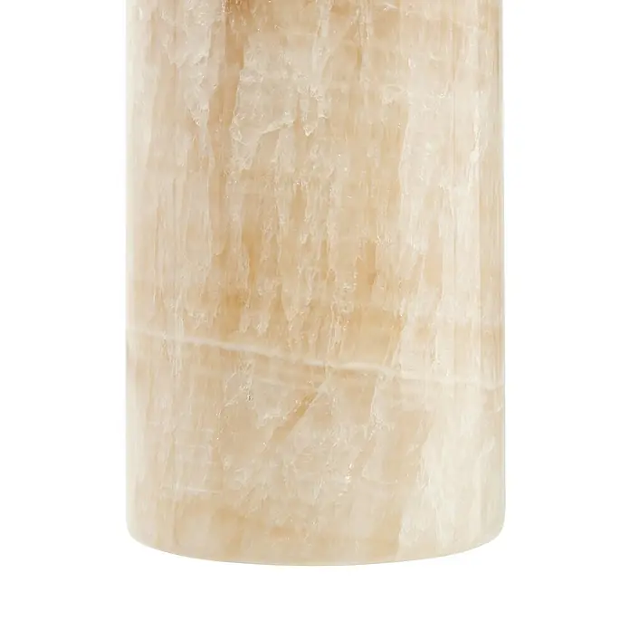 PR Home Pendelleuchte Lucie - 15 W, E14 - Helles beiges, zylindrisches Steinobjekt mit natürlicher Maserung und transluzenter Textur.