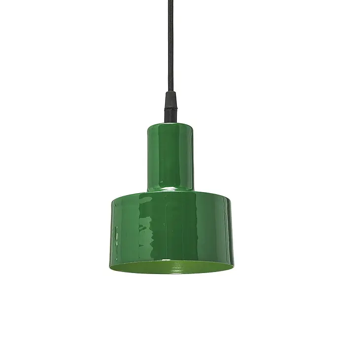 PR Home Pendelleuchte Solo - 25 W, E27 - Glänzende grüne zylindrische Pendelleuchte hängt an einem schwarzen Kabel.