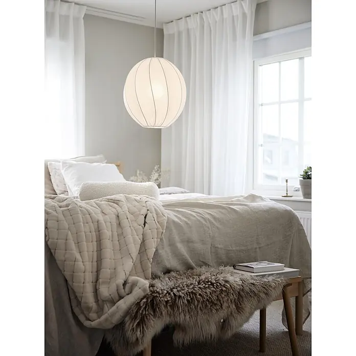 PR Home Pendelleuchte Olivia - 15 W, E27 - Weiße, kugelförmige Pendelleuchte mit sichtbaren Rippen.