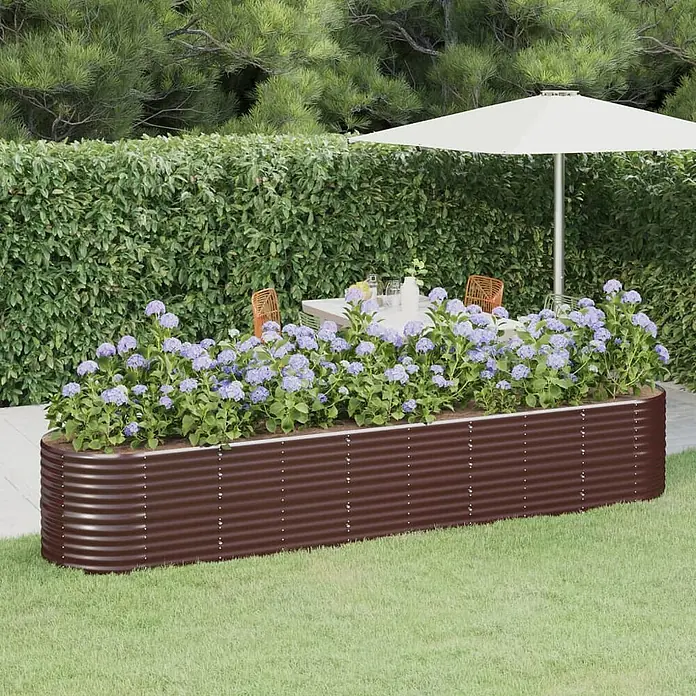 Furnicato Hochbeet - 368 x 80 x 68 cm, Stahl, Braun - Braunes Wellblech-Hochbeet mit lila Hortensien im Garten.