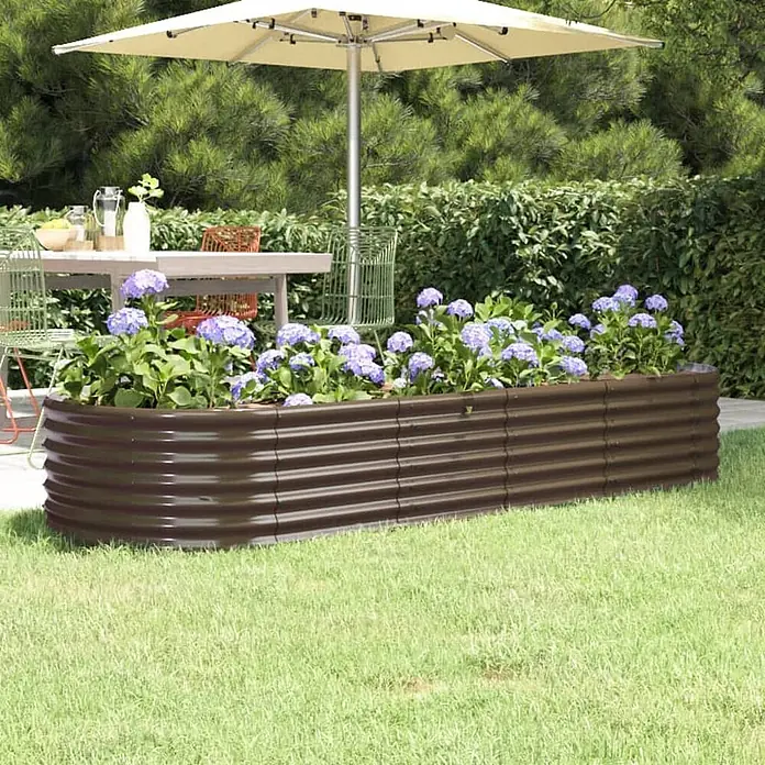 Furnicato Hochbeet - 224 x 80 x 36 cm, Stahl, Braun - Dunkelbraunes wellblech-Hochbeet, rechteckig, mit lila Hortensien in einem Garten gefüllt.