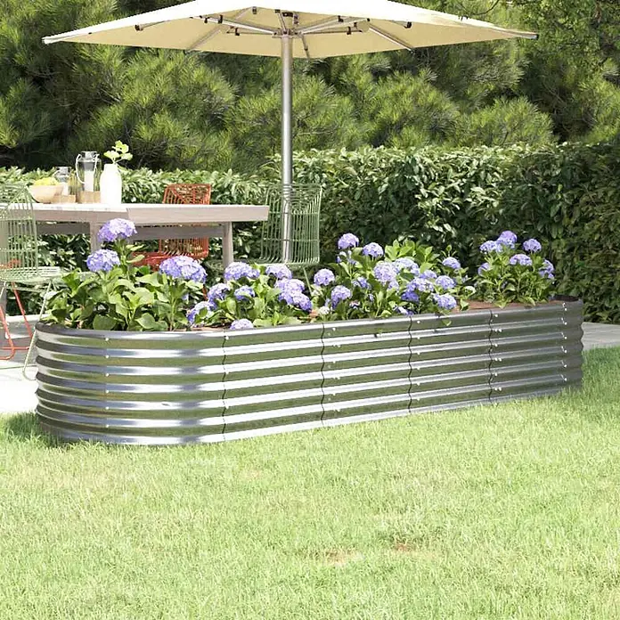 Furnicato Hochbeet - 224 x 80 x 36 cm, Stahl, Silber - Langes, gewelltes Hochbeet aus verzinktem Stahl, gefüllt mit leuchtend blauen Hortensien.