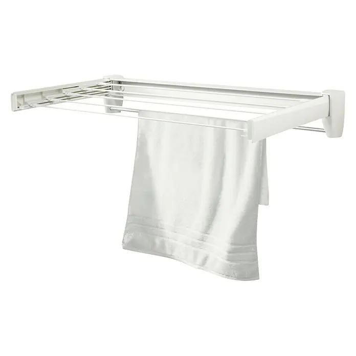 Leifheit Wandwäschetrockner Telegant 36 Protect Plus - Länge Wäscheleine: 3,6 m, 72 cm, Farbe: Weiß - Wäscheständer mit einem weißen Handtuch darauf. Die Trocknungslösung ist platzsparend und für kleine Räume geeignet.