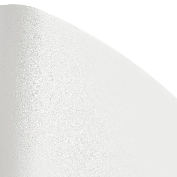 Lindby Außenwandleuchte Ithan - weiß / opal, IP54 - Eine sanft geschwungene, weiße Oberfläche mit feiner, matter Textur.