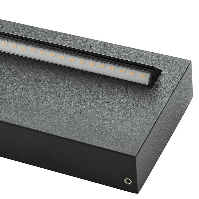 Lucande Außenwandleuchte Joril - schwarz, schwarz, IP65 - Dunkelgraue rechteckige LED-Außenleuchte mit Struktur. Warmweiße LEDs hinter Diffusor, inkl. Montageschraubenloch.