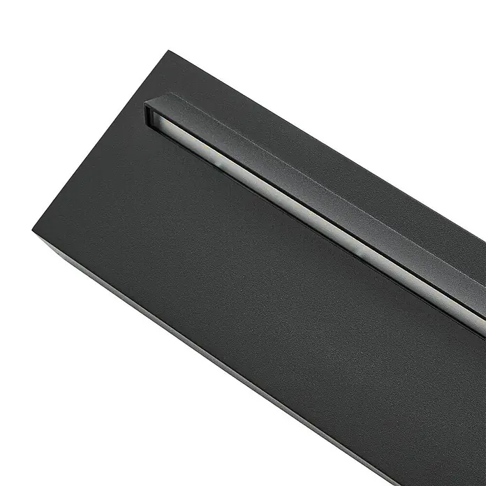 Lucande Außenwandleuchte Joril - schwarz, schwarz, IP65 - Matt-schwarze lineare LED-Leuchte mit integriertem Lichtband.