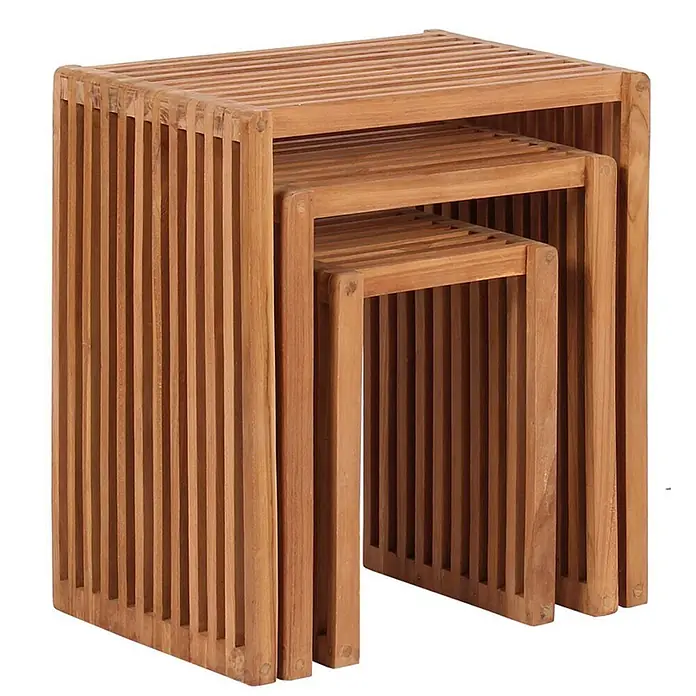 Bene Living Gartenliegen-Set Deckchair Montreal & Beistelltisch - braun, Naturmaterialien, Stapelbar - Set aus 3 naturbelassenen Holz-Beistelltischen mit Lamellendesign.