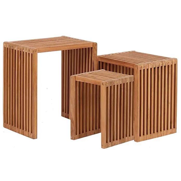 Bene Living Gartenliegen-Set Deckchair Montreal & Beistelltisch - braun, Naturmaterialien, Stapelbar - Set aus drei Beistelltischen aus Naturholz im Lamellendesign.