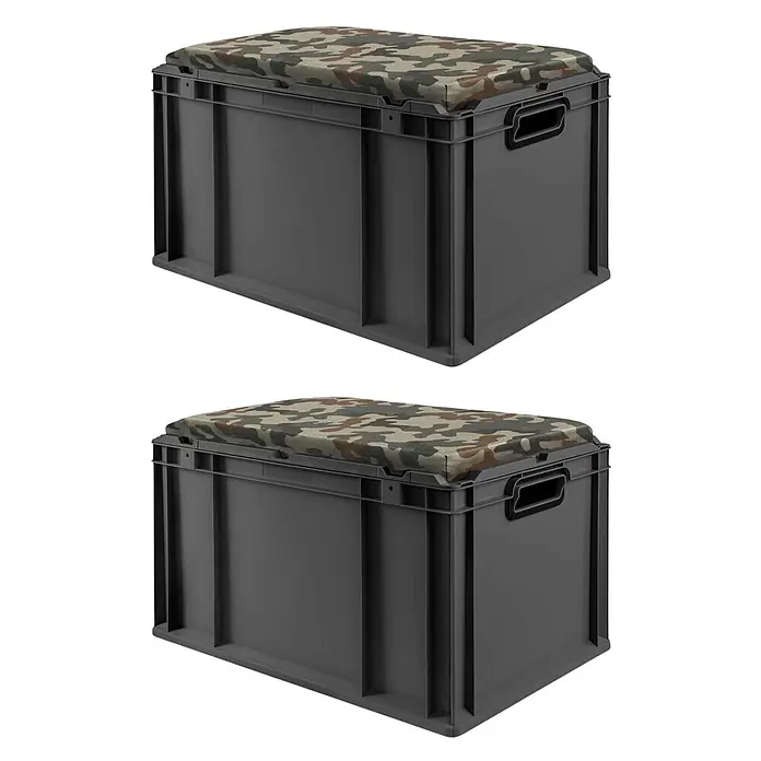 Proregal Euroboxen-Set 2x NextGen Seat Box Camouflage - Kunststoff, Schwarz-Camouflage, 2 Stk. - Zwei graue Kunststoff-Aufbewahrungsboxen mit tarnfarbenen Sitzkissen.