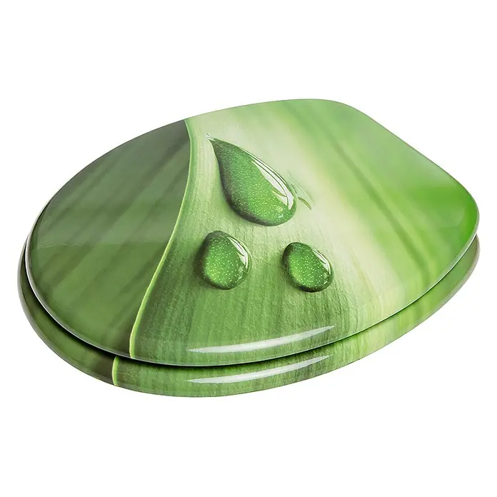 SANILO WC-Sitz Green Leaf - MDF, Grün, Ohne Absenkautomatik - Toilettensitz mit glänzendem grünem Blatt- und Wassertropfenmuster.