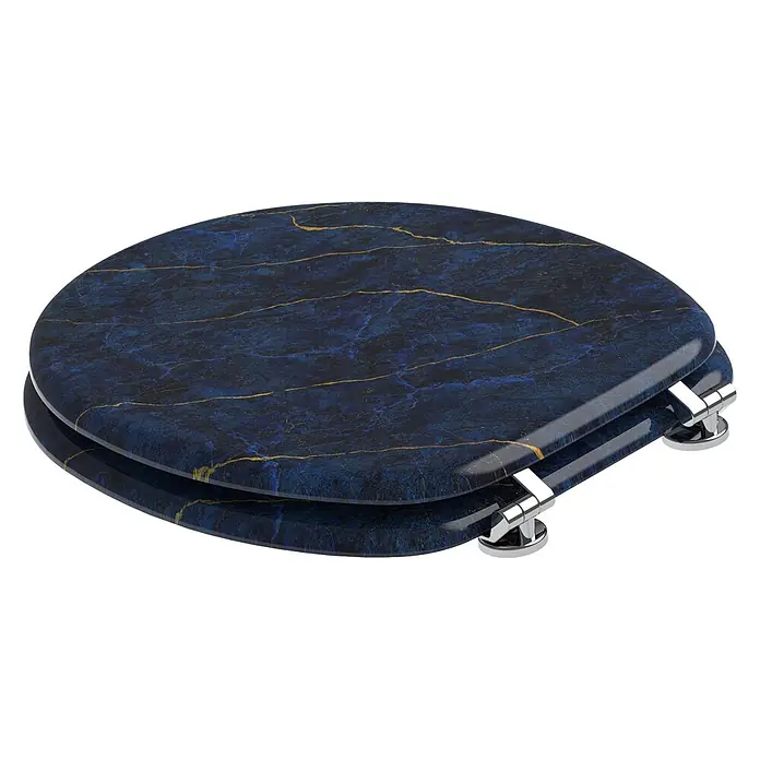 SANILO WC-Sitz Marmor Darkblue - MDF, Blau, Ohne Absenkautomatik - Elegante Toilettensitz in blauer Marmoroptik mit goldenen Adern und Chromscharnieren.