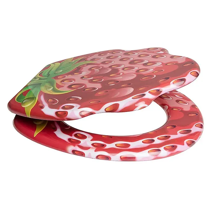 SANILO WC-Sitz Strawberry - MDF, Rot, Ohne Absenkautomatik - Erdbeerförmiger Toilettensitz mit glänzendem rot-grünem Design, mit Samenmustern und grünen Blättern.