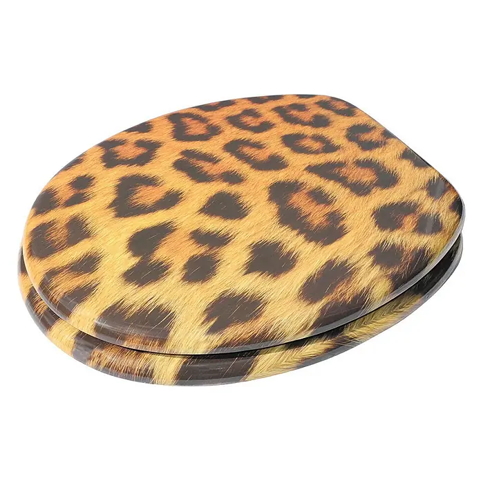 SANILO WC-Sitz Leopardenfell - MDF, Braun, Ohne Absenkautomatik - Leopardenmuster-Toilettensitz mit realistischer Felltextur und glänzender Oberfläche.