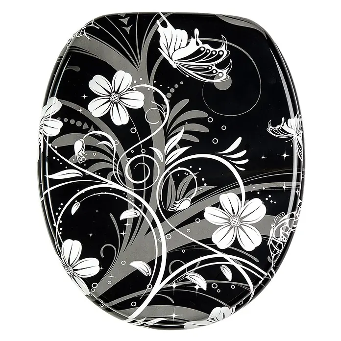 SANILO WC-Sitz White Flower - MDF, Schwarz, Ohne Absenkautomatik - Schwarzer Toilettensitz mit glänzender Oberfläche, verziert mit weißen und grauen Blumen- und Schmetterlingsmustern.