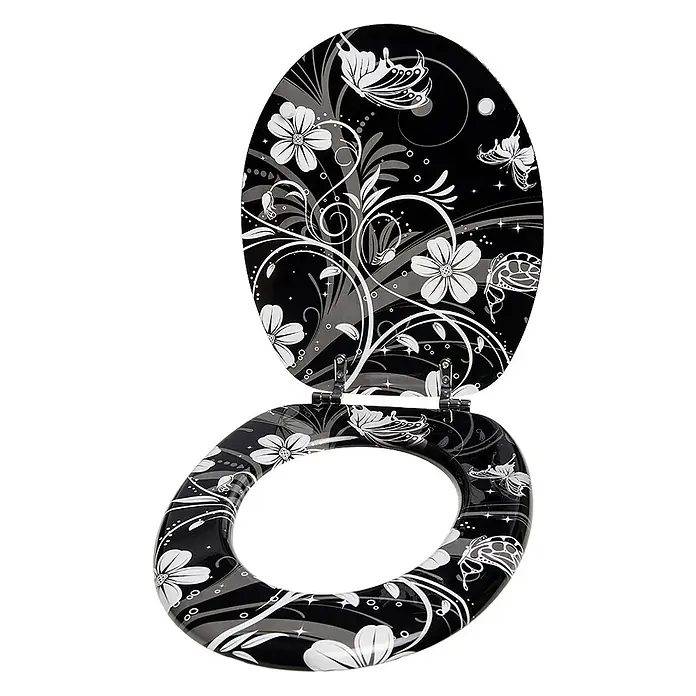SANILO WC-Sitz White Flower - MDF, Schwarz, Ohne Absenkautomatik - Schwarzer Toilettensitz mit aufwendigen weißen und grauen Blumen- und Schmetterlingsmustern.