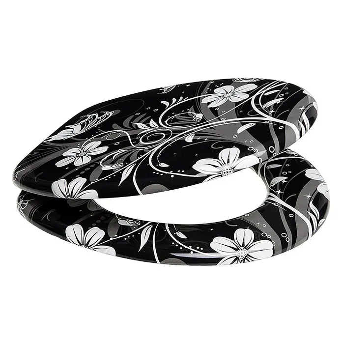 SANILO WC-Sitz White Flower - MDF, Schwarz, Ohne Absenkautomatik - Schwarzer Toilettensitz mit glänzender Oberfläche und elegantem weiß-grauem Blumenmuster.