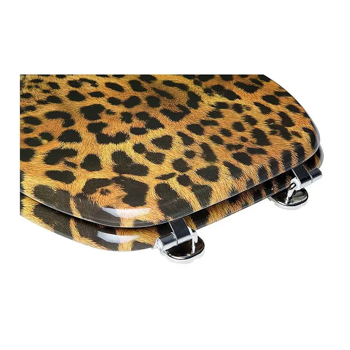 SANILO WC-Sitz Leopardenfell - MDF, Braun, Ohne Absenkautomatik - Toilettensitz mit Leopardenmuster und Chromscharnieren.