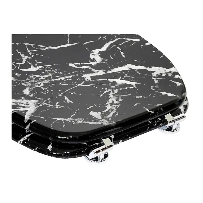 SANILO WC-Sitz Marmor Schwarz - MDF, Schwarz, Ohne Absenkautomatik - Schwarzer Marmor-Toilettensitz mit weißen Adern und Chromscharnieren.