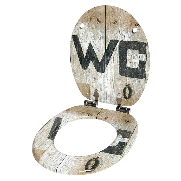 SANILO WC-Sitz Old Style - MDF, Braun, Ohne Absenkautomatik - Rustikaler WC-Sitz in Holzoptik mit „WC“ auf dem Deckel und „LOVE“ auf dem Ring, mit Metallscharnieren.