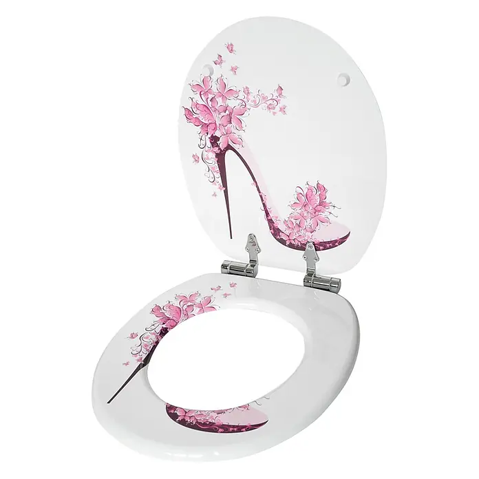 SANILO WC-Sitz Schuh - MDF, Pink, Ohne Absenkautomatik - Weißer Toilettensitz mit pinkfarbenem High-Heel-Schuh und Schmetterlings-Blumendesign, offen mit Chromscharnieren.