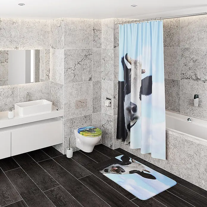 SANILO WC-Sitz Kuhkopf - MDF, Multicolor, Ohne Absenkautomatik - Badezimmer-Set mit Duschvorhang, Badematte und Toilettensitzbezug im Kuh-Design.