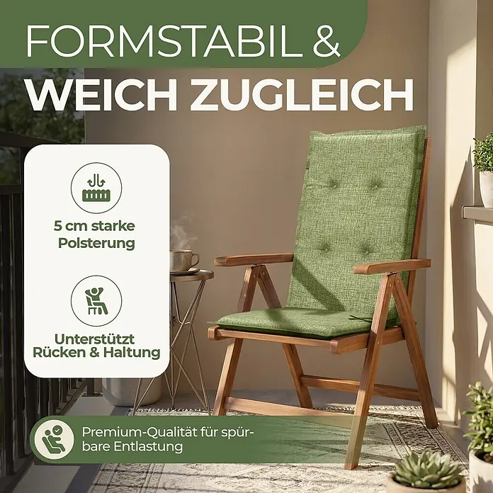 BI International Sitzauflage Florence Hochlehner Auflage - Hochlehner, 4 Stk., L x B x H: 150 x 50 x 5 cm, Mischgewebe 65% Polyester, 35% Baumwolle, Grün - Hölzerner Gartenstuhl mit dicken grünen Polstern auf einem Balkon, bietet stabilen Halt und weichen Komfort.