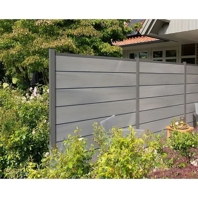 GartenLand Steckzaun-Element Ameland Exclusive Co-extrudiert - B x H: 180 x 180 cm, Ameythstgrau, Verbundwerkstoff - Grauer Sichtschutzzaun im Garten, bietet Privatsphäre für einen Sitzbereich im Freien.