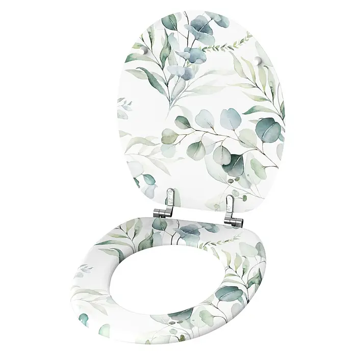 SANILO WC-Sitz Eukalyptus - MDF, Weiß, Ohne Absenkautomatik - Weißer Toilettensitz mit geöffnetem Deckel, verziert mit einem Aquarell-Eukalyptusblattmuster in Grün und Blau.