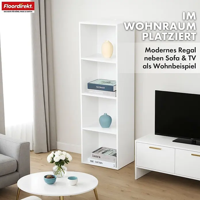 Floordirekt Holzregal Bücherregal Alaska mit 4 Ebenen - Anzahl Böden: 4 Stk., Schrauben - Modernes weißes Regal mit mehreren Fächern, im Wohnzimmer neben Sofa und TV als Ablage genutzt.