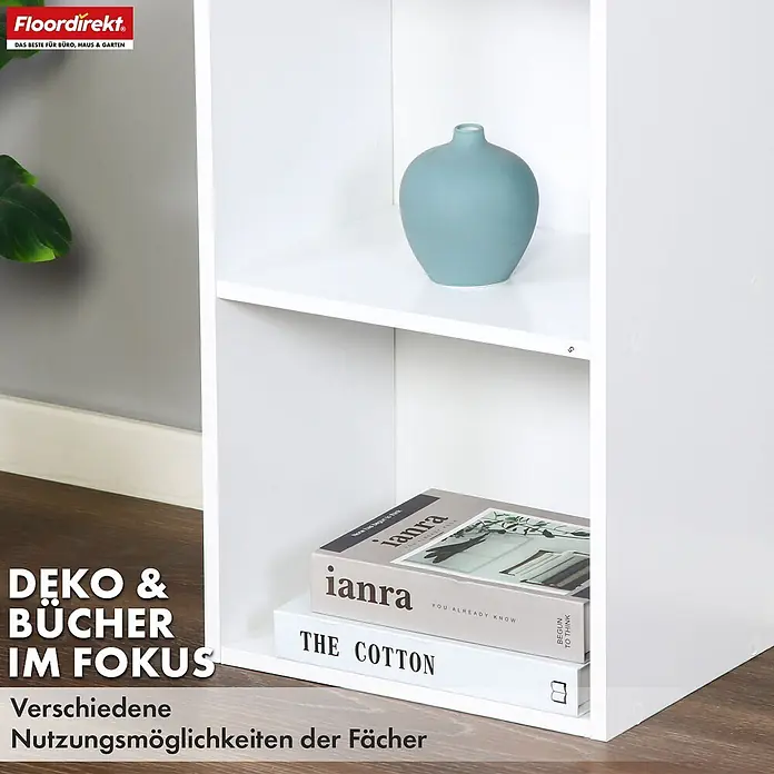 Floordirekt Holzregal Bücherregal Alaska mit 4 Ebenen - Anzahl Böden: 4 Stk., Schrauben - Weißes modulares Regal mit hellblauer Vase und Büchern, vielseitiger Stauraum für Deko und Bücher.