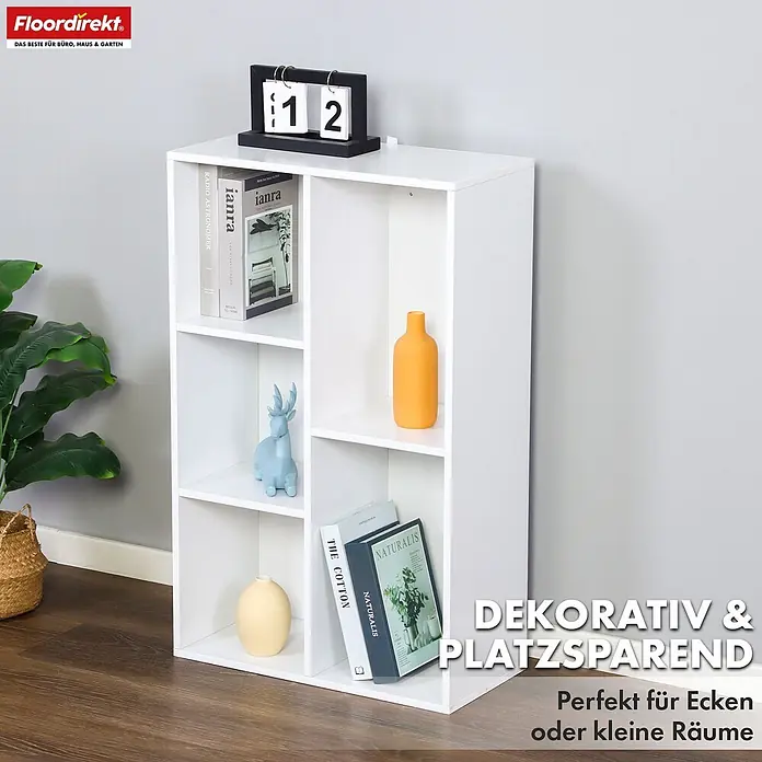Floordirekt Holzregal Bücherregal Arkansas mit 5 Fächern - Anzahl Böden: 5 Stk., Schrauben - Weißes Würfelregal mit asymmetrischen Fächern, gefüllt mit Büchern und Deko, ideal für kleine Räume.