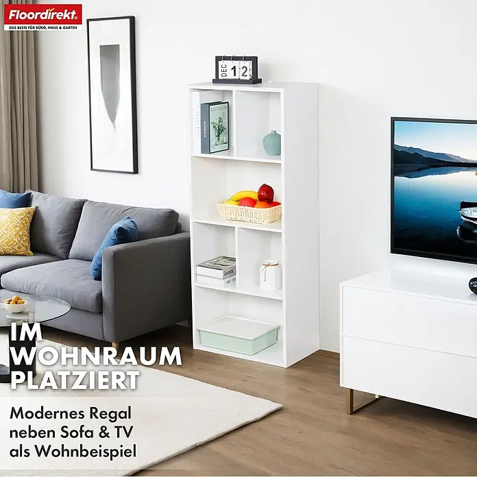 Floordirekt Holzregal Bücherregal California mit 6 Fächern - Anzahl Böden: 6 Stk., Schrauben - Weißes Standregal im modernen Wohnzimmer, neben Sofa und TV platziert.