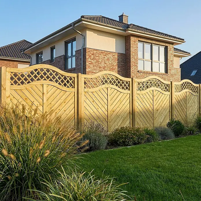 GartenLand Sichtschutzelement INNSBRUCK MASSIV - B x H: 180 x 180 cm, Holz, Fichte KDI Grün - Dekorative helle Holzzaunfelder mit diagonalen Mustern und Rankgittern, die Gartenschutz bieten.
