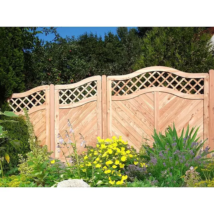 GartenLand Sichtschutzelement NIZZA - Holz, Lärche - Doppeltes Gartentor aus Naturholz mit dekorativem Rankgitter oben und diagonalen Latten, in einer Gartenumgebung installiert.