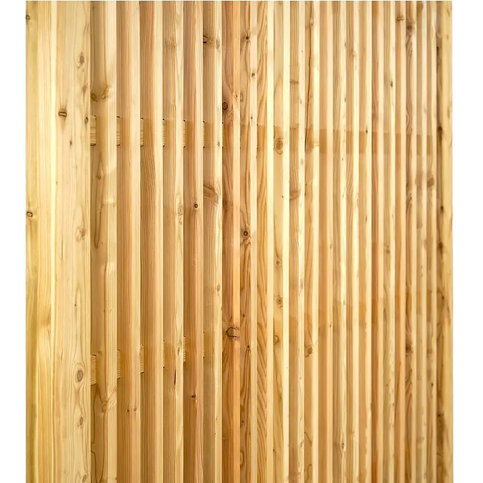 GartenLand Sichtschutzelement WIEN - B x H: 180 x 180 cm, Holz, Lärche - Vertikaler Holzlattenzaun aus hellem Naturholz mit sichtbarer Maserung und Ästen.