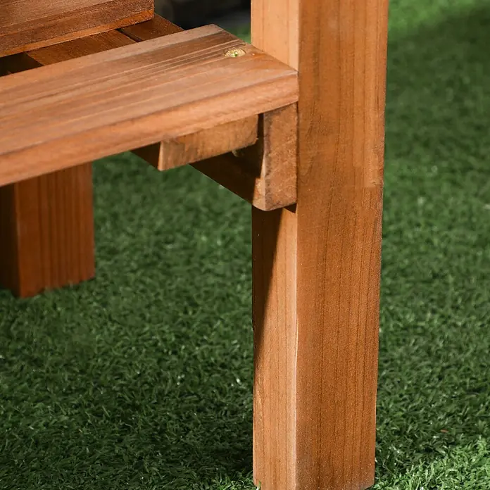 Furnicato Hochbeet inkl. Rankgitter oder Hilfe - 130 x 79 x 130 cm, Holz, Braun - Nahaufnahme von braunen Holzmöbeln, die ein Bein und Latten zeigen.