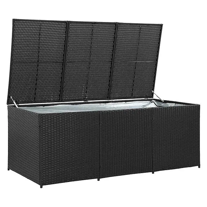 Furnicato Garten-Aufbewahrungsbox - Schwarz, Naturmaterialien - Schwarze Outdoor-Aufbewahrungsbox im Rattan-Stil mit geöffnetem Deckel, die einen hellen Innenliner zeigt.