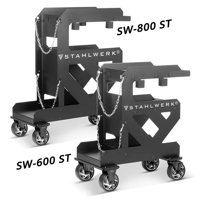 STAHLWERK Schweißwagen Schweißwagen SW-800-ST -  - Zwei schwarze Metall-Schweißwagen, Modelle SW-800 ST und SW-600 ST, mit Rollen und Ketten zur Sicherung von Gasflaschen.