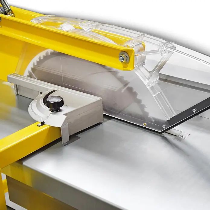 BAMATO Tischkreissäge BCS-500PRO 400V 4200W 500mm Sägeblatt -  - Gelbe Tischkreissäge mit silberner Oberfläche, transparentem Sägeblattschutz und Gehrungsanschlag.