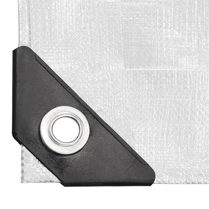 ECD Germany Abdeckplane - L x B: 1.000 x 800 cm, 260 g/m², Kunststoff - Weiße Planenecke mit schwarzer Verstärkung und silberner Metallöse.