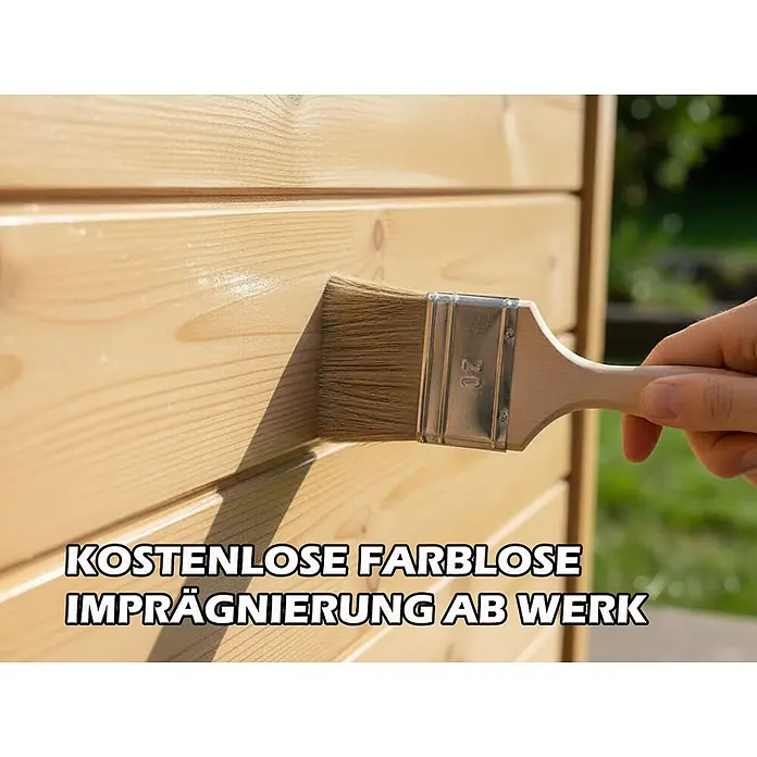 Fjordholz Gartenhaus Office IsoSlide 6 - Außenmaß inkl. Dachüberstand (B x T): 623 x 448 cm, Holz, Naturbelassen - Eine Hand trägt mit einem Pinsel eine farblose Holzimprägnierung auf helle Holzbretter auf.