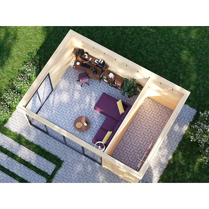 Fjordholz Gartenhaus Office IsoSlide 8 - Außenmaß inkl. Dachüberstand (B x T): 623 x 448 cm, Holz, Naturbelassen - Hölzernes Gartenbüro mit Arbeitsbereich, Lounge-Bereich mit Sofa, großen Fenstern und gepflastertem Außenboden.