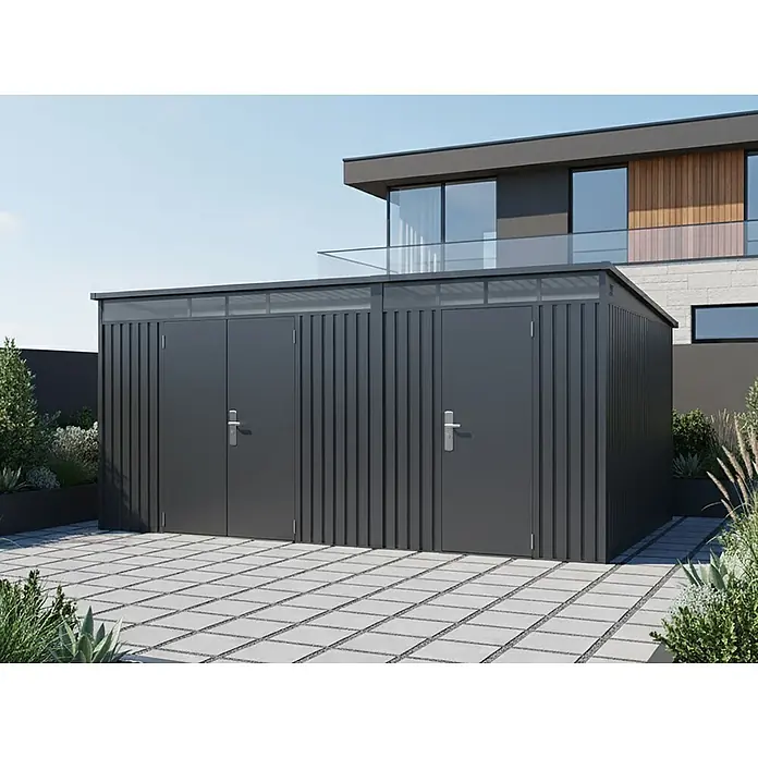 StarLine Metall Gerätehaus SU-PS1015TW - Außenbreite inkl. Dachüberstand: 452 cm, Außentiefe inkl. Dachüberstand: 307 cm, Metall, Anthrazit - Moderner, dunkelgrauer Metallgeräteschuppen mit gerippten Wänden, zwei Doppeltüren und durchsichtigen Oberlichtern, auf einer gepflasterten Terrasse.