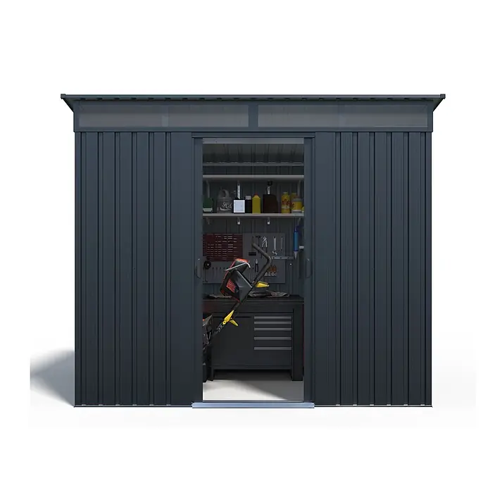 StarLine Metall Gerätehaus Lübeck 3,66 m² - Außenbreite inkl. Dachüberstand: 238 cm, Außentiefe inkl. Dachüberstand: 174 cm, Metall, Anthratit RAL 7016 - Anthrazitfarbener Metallgeräteschuppen mit offenen Schiebetüren, der einen organisierten Innenraum mit Werkbank und Werkzeugen zeigt.