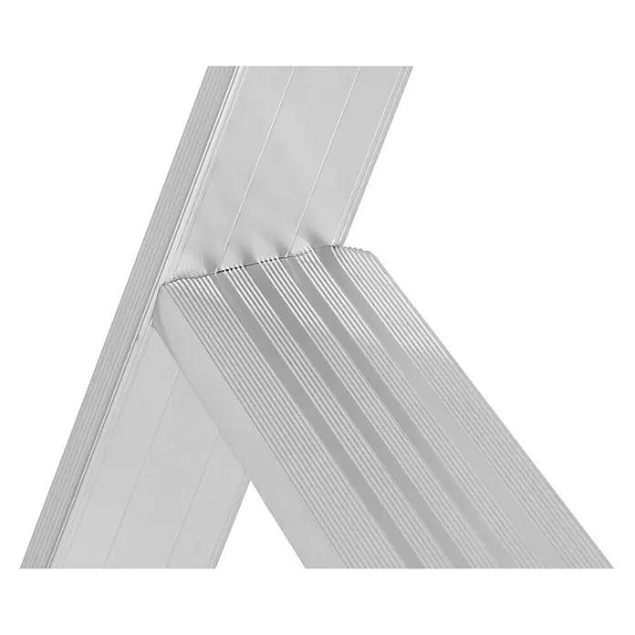 Hymer Anlegeleiter Stufenschiebeleiter 14 Stufen - Anzahl Tritte: 14 Stk., Arbeitshöhe: 7.640 m, Aluminium - Nahaufnahme eines Gelenks einer silbernen Aluminiumleiter mit geriffelten, rutschfesten Oberflächen.